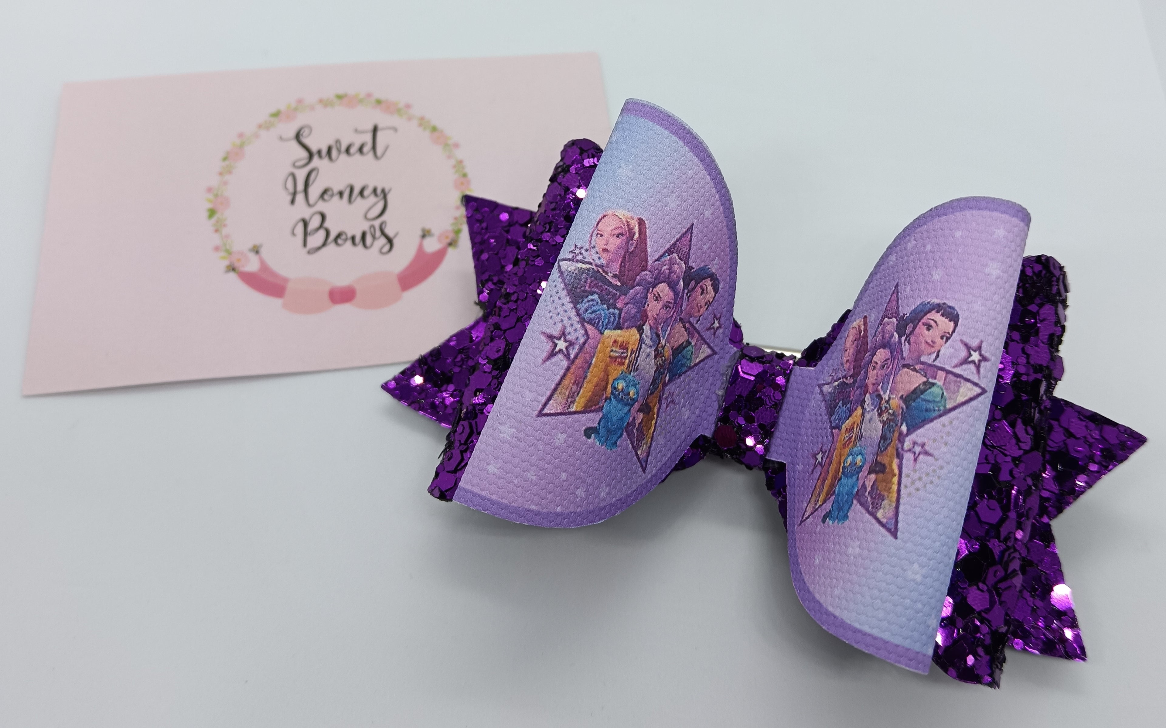 K-Pop Girls Bow