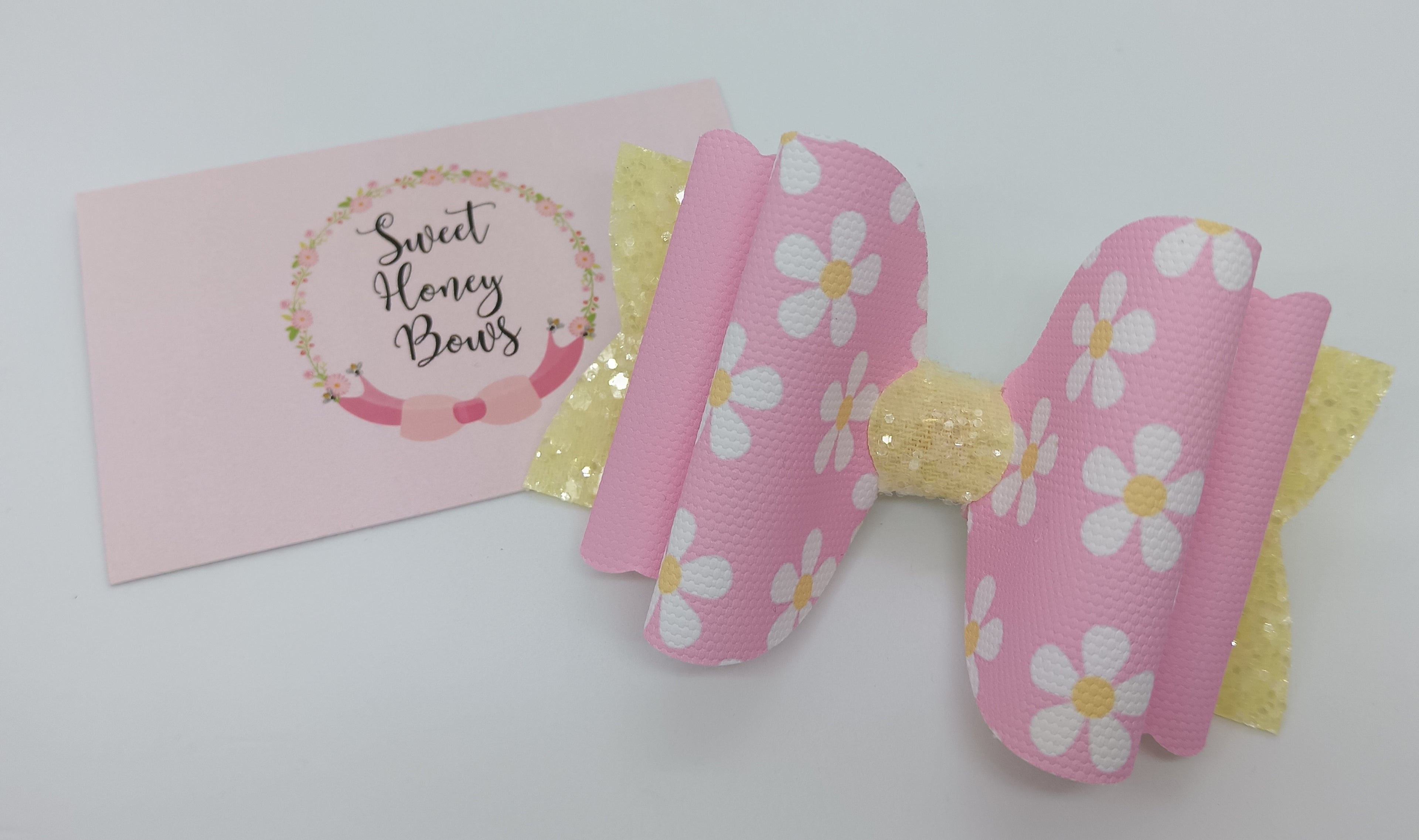 Spring Daisy Bow