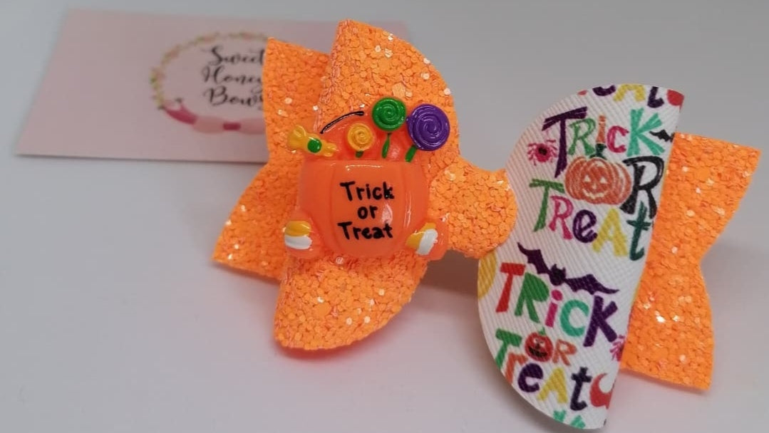 Trick or Treat Bow